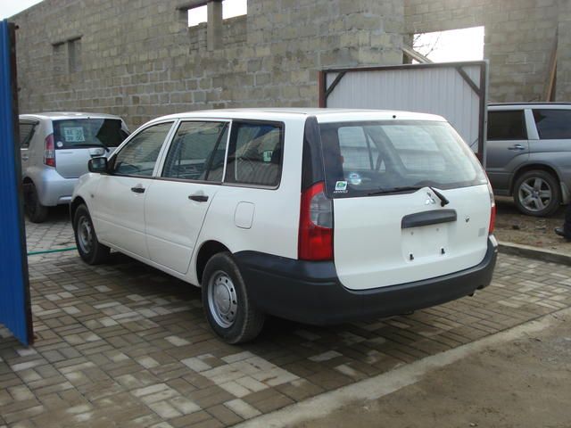 2004 Mitsubishi Lancer Cedia Wagon