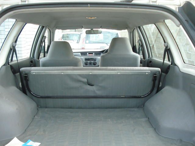 2004 Mitsubishi Lancer Cedia Wagon
