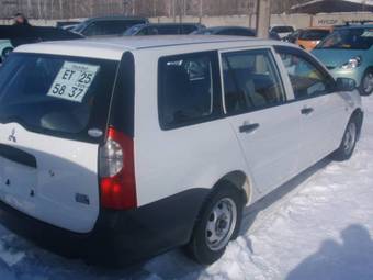 2004 Mitsubishi Lancer Cedia Wagon Photos