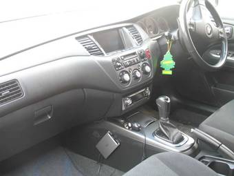 2004 Mitsubishi Lancer Cedia Wagon Photos