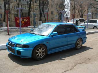 1995 Mitsubishi Lancer Evolution Photos
