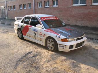 1995 Mitsubishi Lancer Evolution Pictures