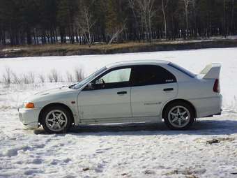 1996 Mitsubishi Lancer Evolution Pictures