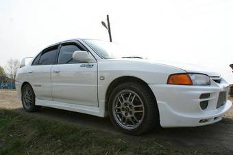 1996 Mitsubishi Lancer Evolution Pictures