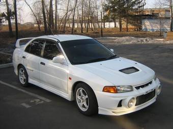 1996 Mitsubishi Lancer Evolution Pictures