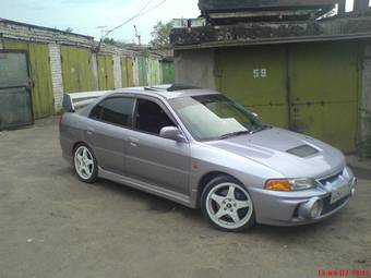 1996 Mitsubishi Lancer Evolution Photos