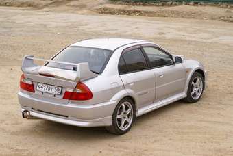 1998 Mitsubishi Lancer Evolution Pictures