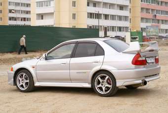 1998 Mitsubishi Lancer Evolution Pictures