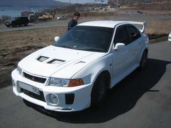 1998 Mitsubishi Lancer Evolution Photos