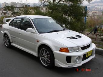 1998 Mitsubishi Lancer Evolution Photos