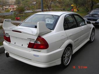 1998 Mitsubishi Lancer Evolution Pictures