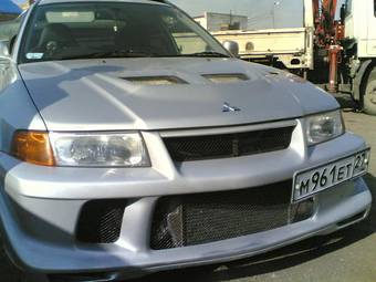 1998 Mitsubishi Lancer Evolution Photos