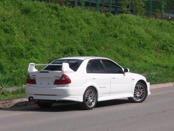 1998 Mitsubishi Lancer Evolution Pictures