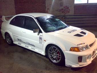 1998 Mitsubishi Lancer Evolution Pictures