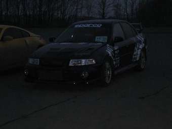 1999 Mitsubishi Lancer Evolution Pictures