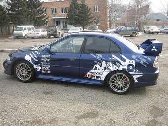1999 Mitsubishi Lancer Evolution Photos