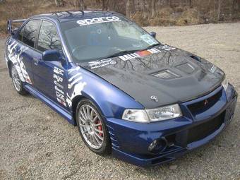 1999 Mitsubishi Lancer Evolution Pictures