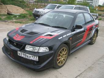 2000 Mitsubishi Lancer Evolution Photos