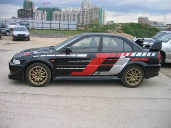 2000 Mitsubishi Lancer Evolution Photos