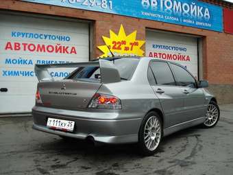 2002 Mitsubishi Lancer Evolution Pictures