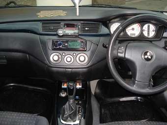 2002 Mitsubishi Lancer Evolution Pictures