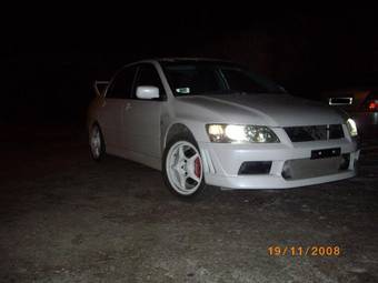 2002 Mitsubishi Lancer Evolution Pictures