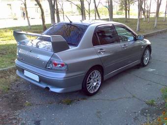 2002 Mitsubishi Lancer Evolution Pictures