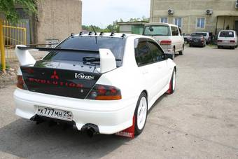 2002 Mitsubishi Lancer Evolution Pics