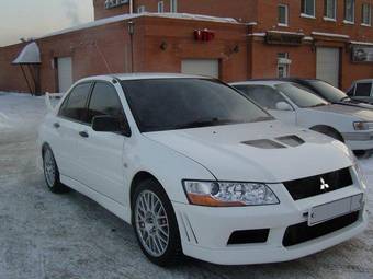 2002 Mitsubishi Lancer Evolution Pictures