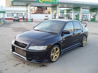 2002 Mitsubishi Lancer Evolution Pictures
