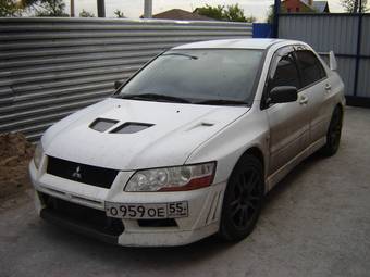 2002 Mitsubishi Lancer Evolution Pictures