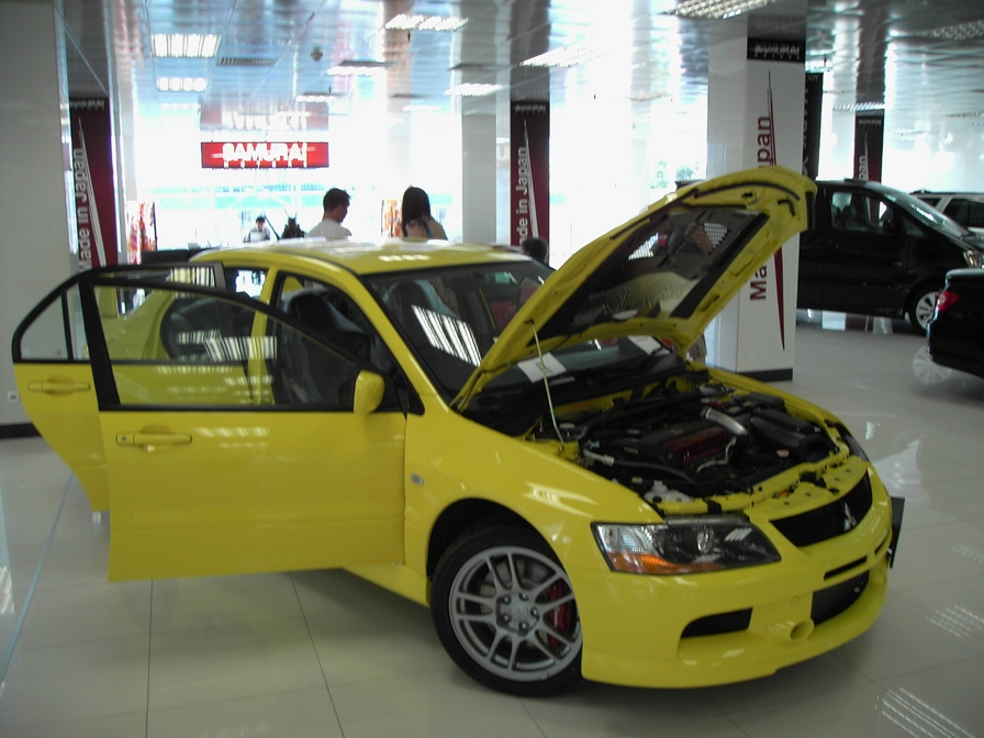 2005 Mitsubishi Lancer Evolution Photos