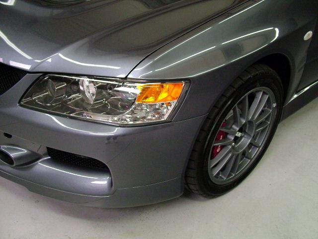 2005 Mitsubishi Lancer Evolution Pictures