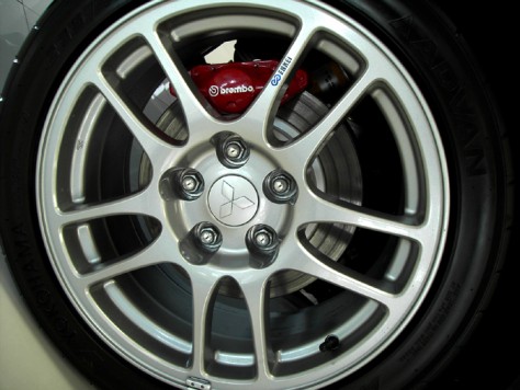 2005 Mitsubishi Lancer Evolution Photos