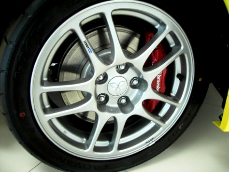 2005 Mitsubishi Lancer Evolution Pictures