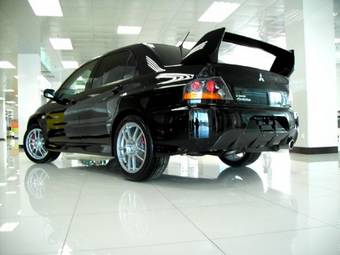 2005 Mitsubishi Lancer Evolution Pictures