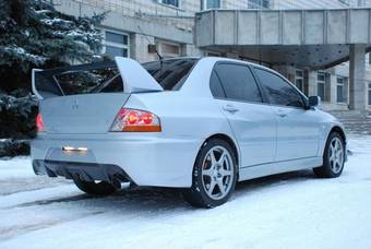 2005 Mitsubishi Lancer Evolution Pictures