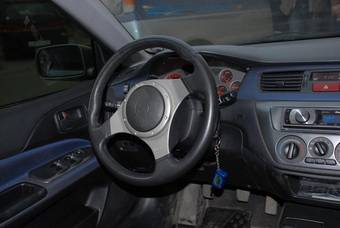 2005 Mitsubishi Lancer Evolution Photos