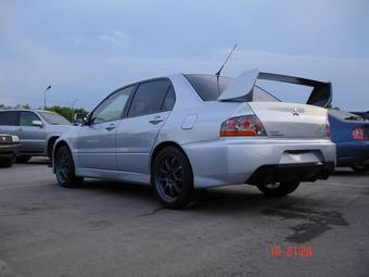 2005 Mitsubishi Lancer Evolution Pictures