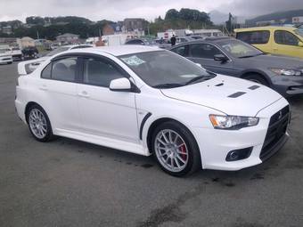 2010 Mitsubishi Lancer Evolution Pictures