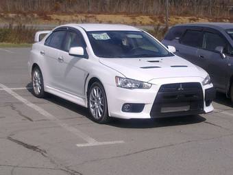 2010 Mitsubishi Lancer Evolution Photos