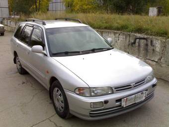 2000 Mitsubishi Lancer Wagon Photos