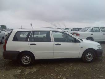 2003 Mitsubishi Lancer Wagon Photos