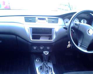 2004 Mitsubishi Lancer Wagon Pictures