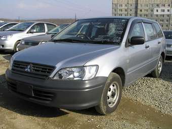 2004 Mitsubishi Lancer Wagon Images