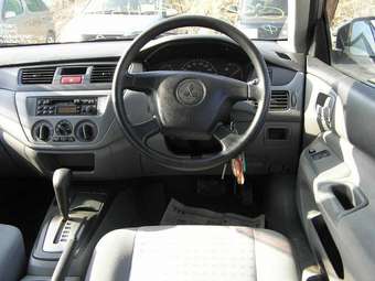2004 Mitsubishi Lancer Wagon Pictures