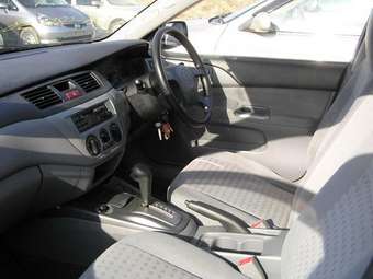 2004 Mitsubishi Lancer Wagon Pictures