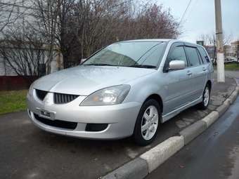 2004 Mitsubishi Lancer Wagon Photos
