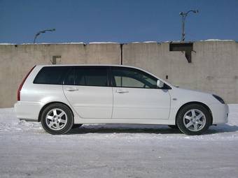 2004 Mitsubishi Lancer Wagon Photos