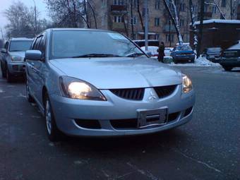 2004 Mitsubishi Lancer Wagon Photos